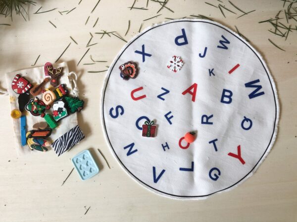 Cherche et Trouve Alphabet + 25 objets Noël